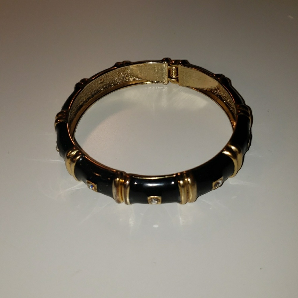 Black and gold bangle